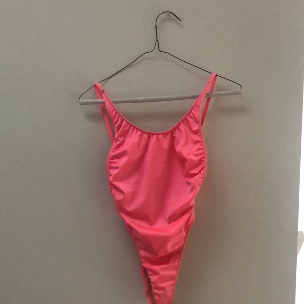 🌸American Apparel backless one-piece swimsuit 🌸